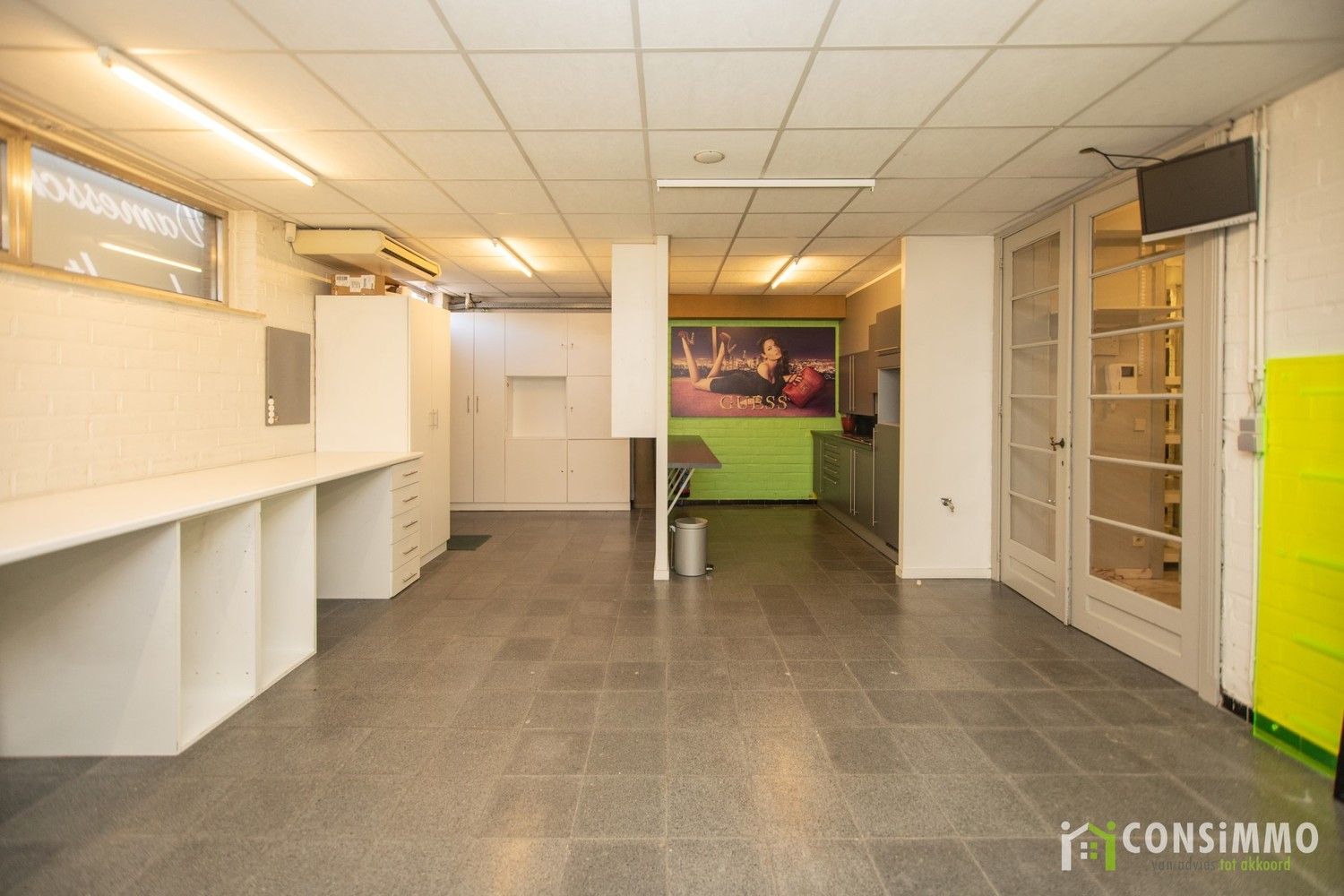 Handelspand/kantoorruimte van 325m² in Genk-Centrum! foto 17