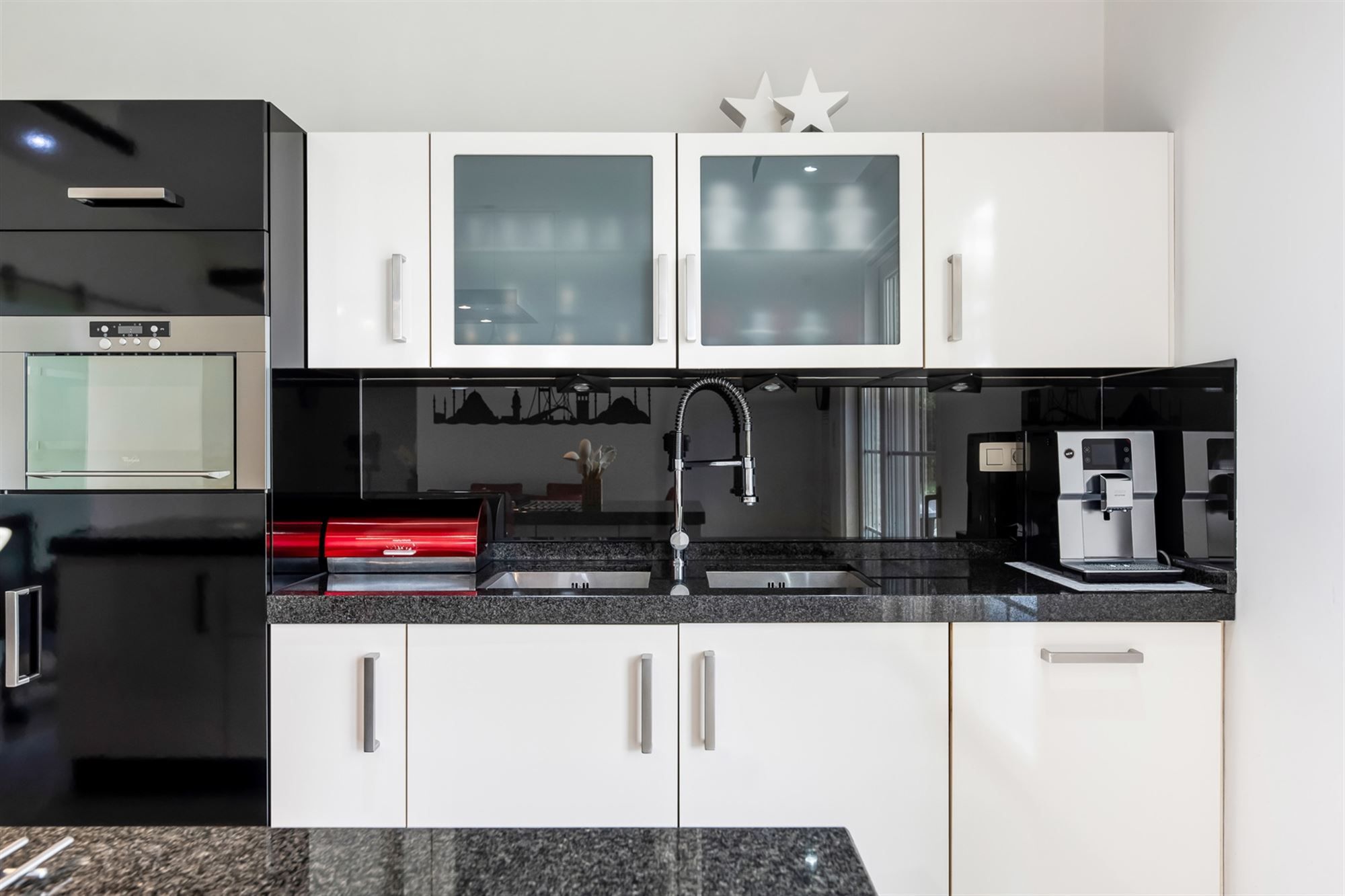 PERFECT ONDERHOUDEN EN ENERGIEZUINIGE WONING MET 4 SLAAPKAMERS UITERST RUSTIG GELEGEN TE BEVERLO foto 4