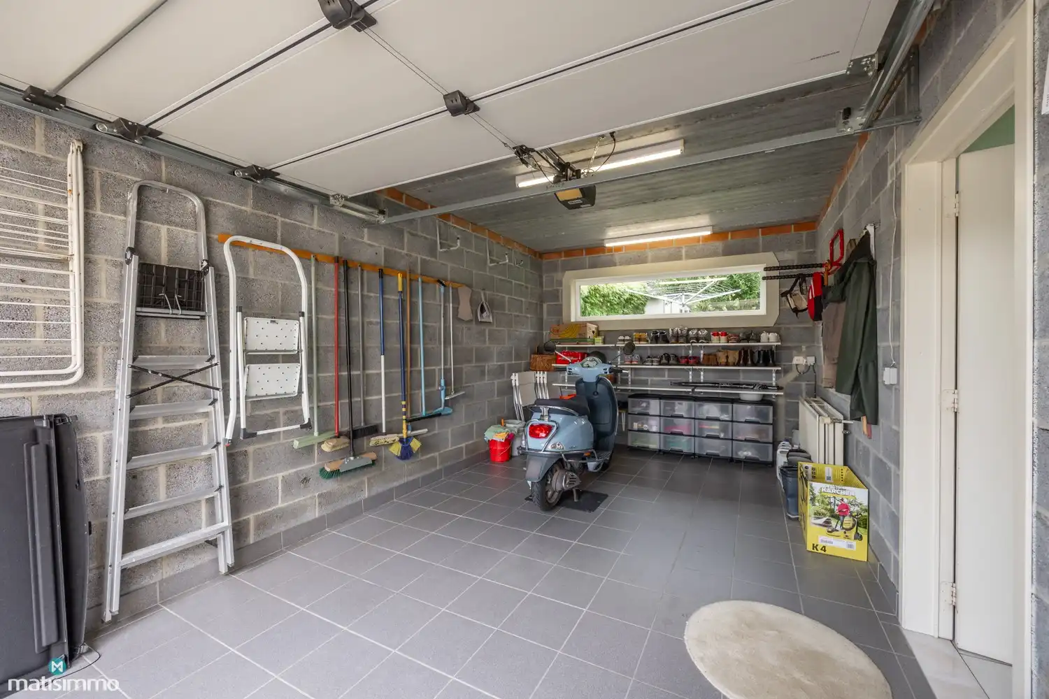 INSTAPKLAAR GERENOVEERDE WONING MET 3 SLAAPKAMERS, GARAGE, CARPORT EN PRACHTIGE TUIN NABIJ HET KANAAL EN DE MAAS IN LANAKEN foto 28