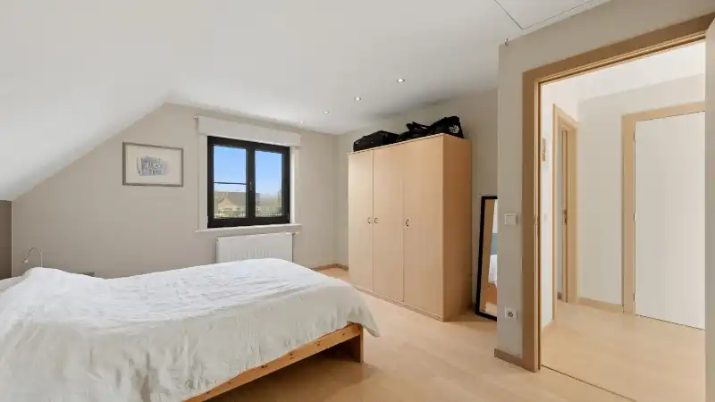 Villa van 209m² met 4 slaapkamers en zeer mooie tuin op 17 are foto 28