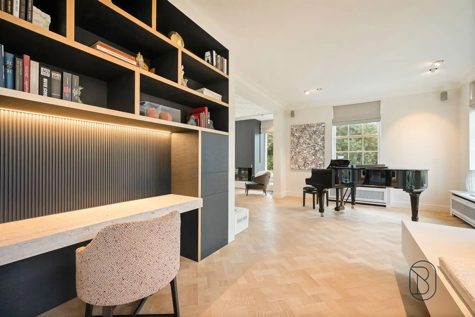 Prachtig afgewerkte franse villa met bijgebouw en zwembad foto 19