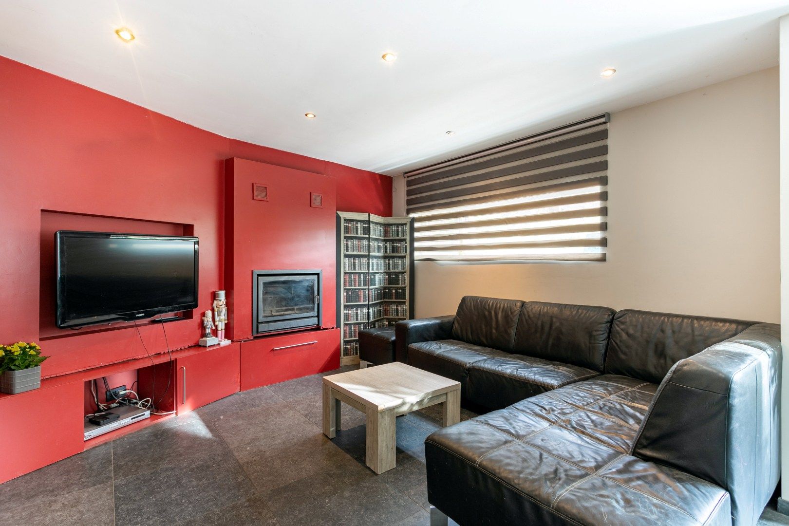 Instapklare woning op 9a30, met 3 slpks, garage en tuin  foto 4