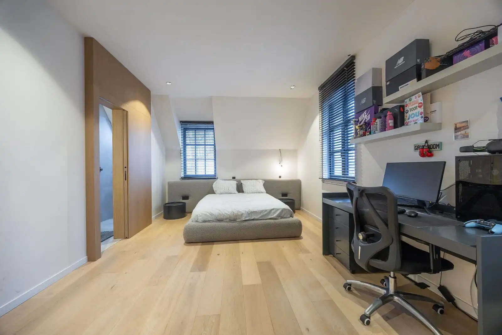 Exclusieve recente villa op uitzonderlijk ruim perceel in groene omgeving foto 19