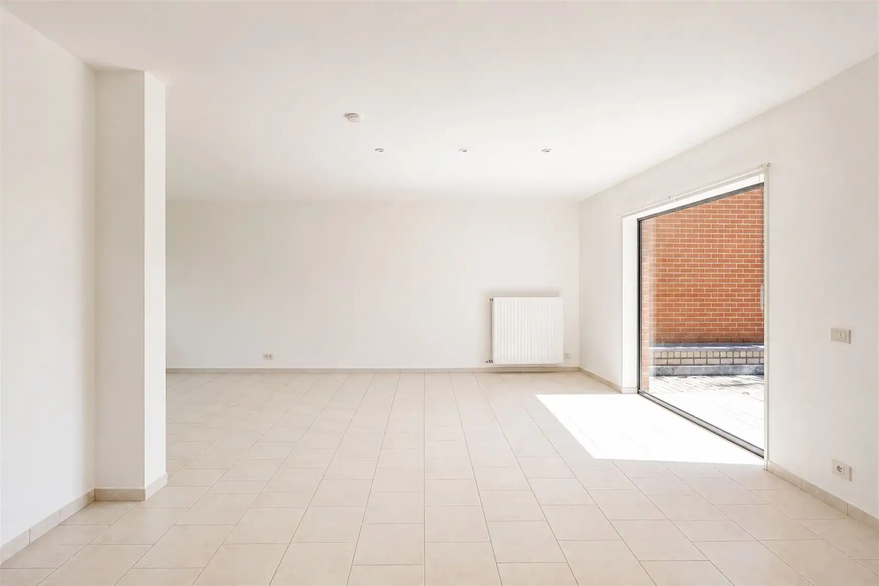 Ruime woning met zuidgerichte tuin en open zicht. foto 4
