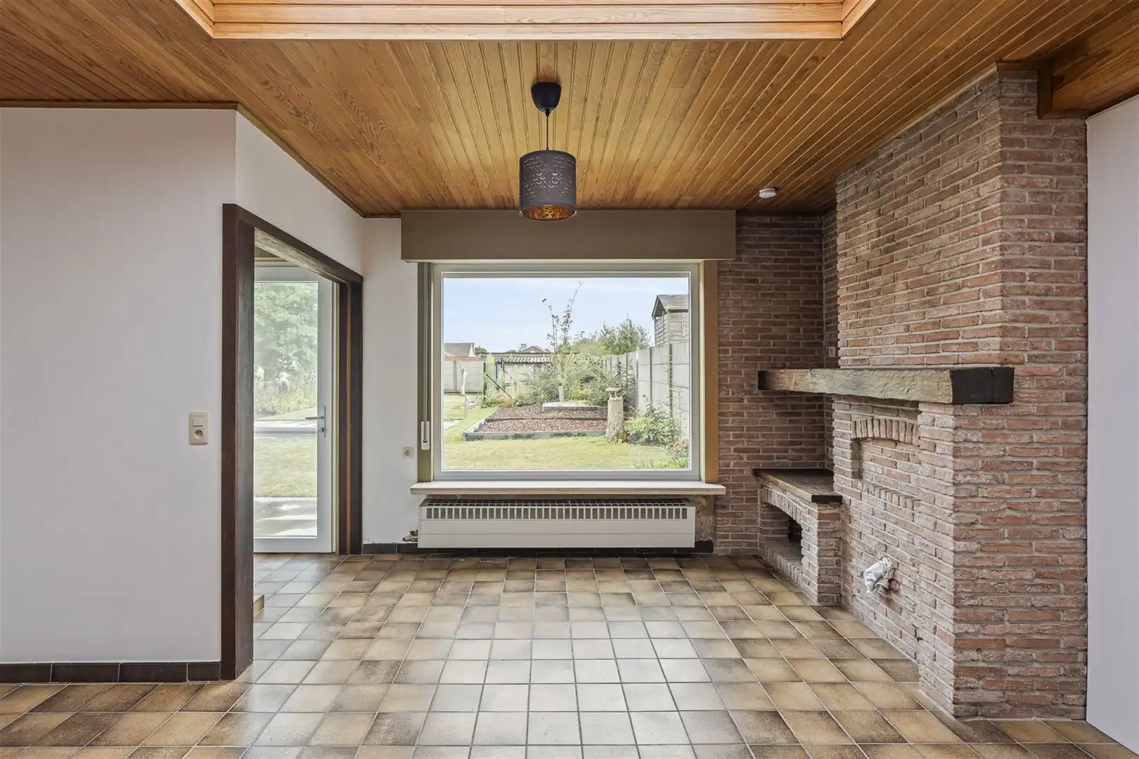 Zeer ruime woning met prachtige tuin foto 9