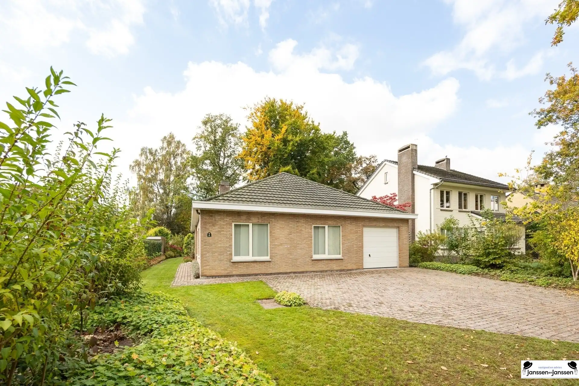 Verrassend ruime villa met ZW-gerichte tuin!  foto 25