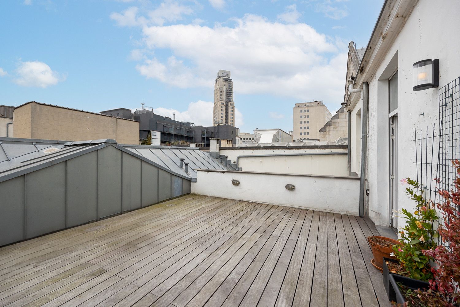 Hoofdfoto van de publicatie: Instapklare penthouse met zalig Z-terras (23m²) op rustige toplocatie in hartje Antwerpen aan de Handelsbeurs, nabij de Meir!