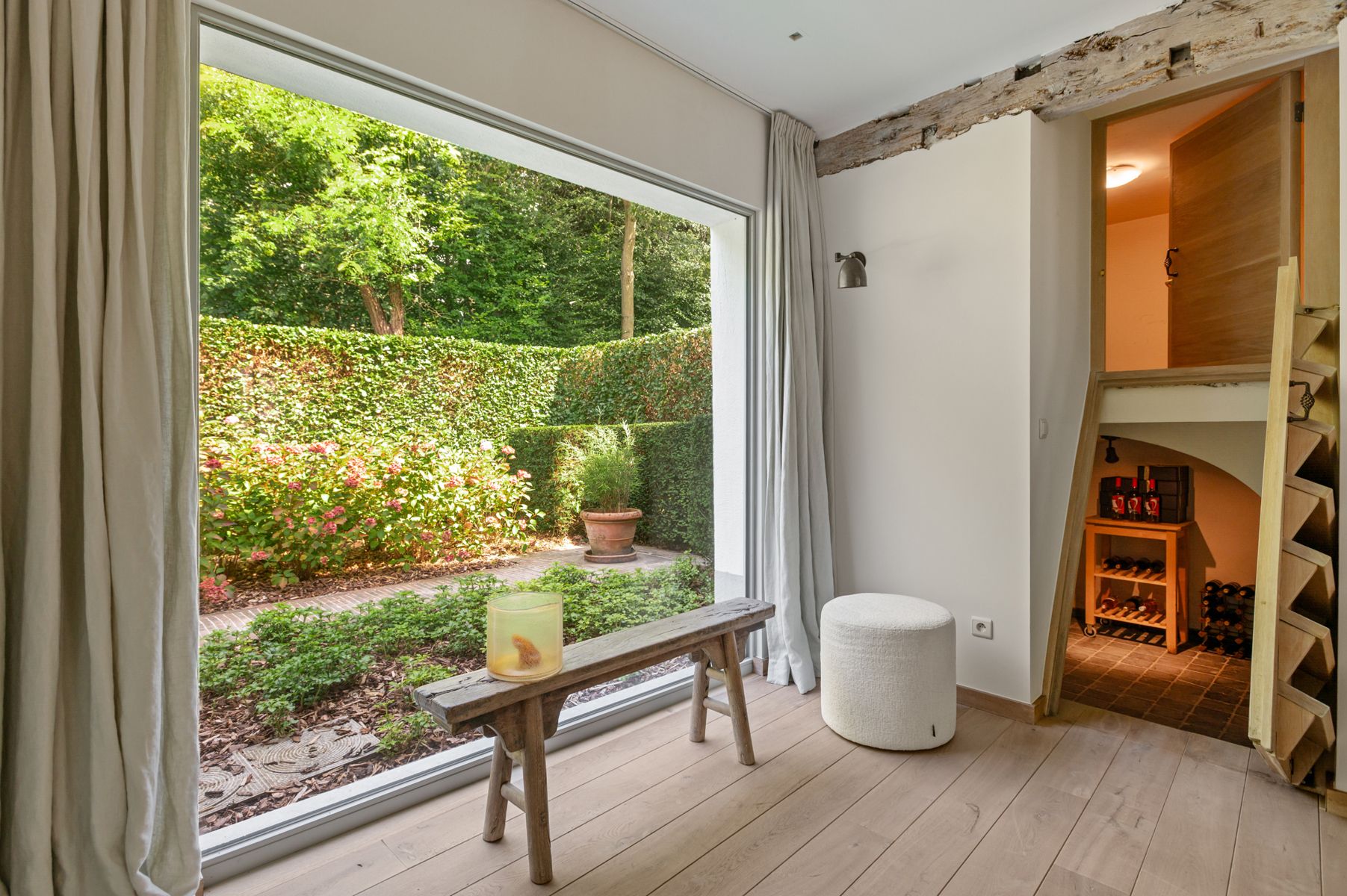 UNIEKE INSTAPKLARE WONING MET ZWEMBAD foto 12