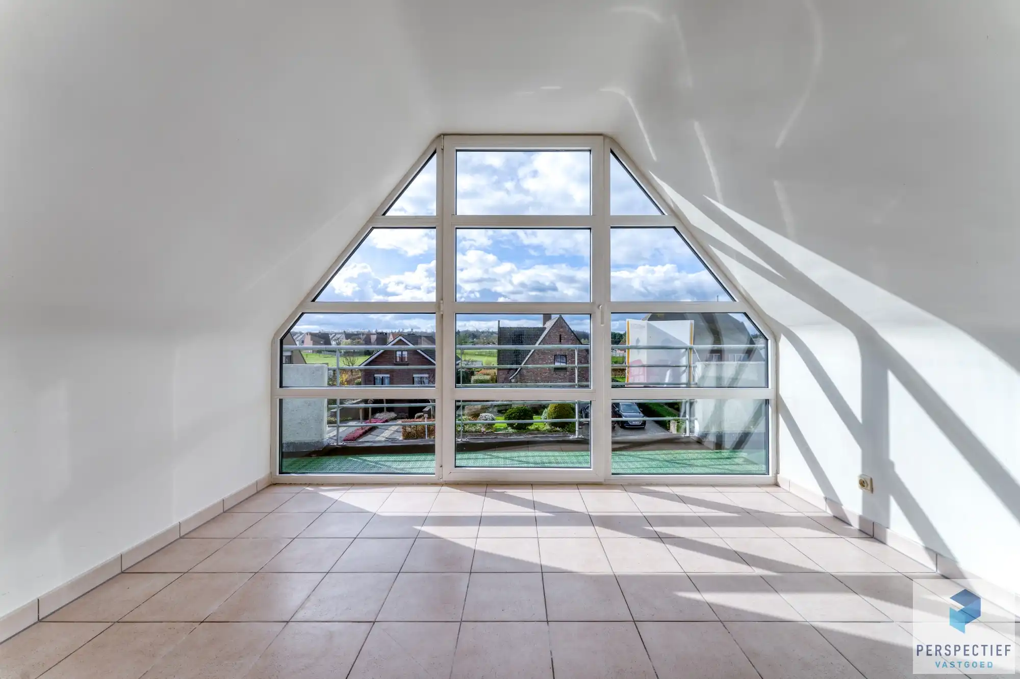 Goed gelegen appartement met 2 slpk - 2 terrassen & autostaanplaats foto 9