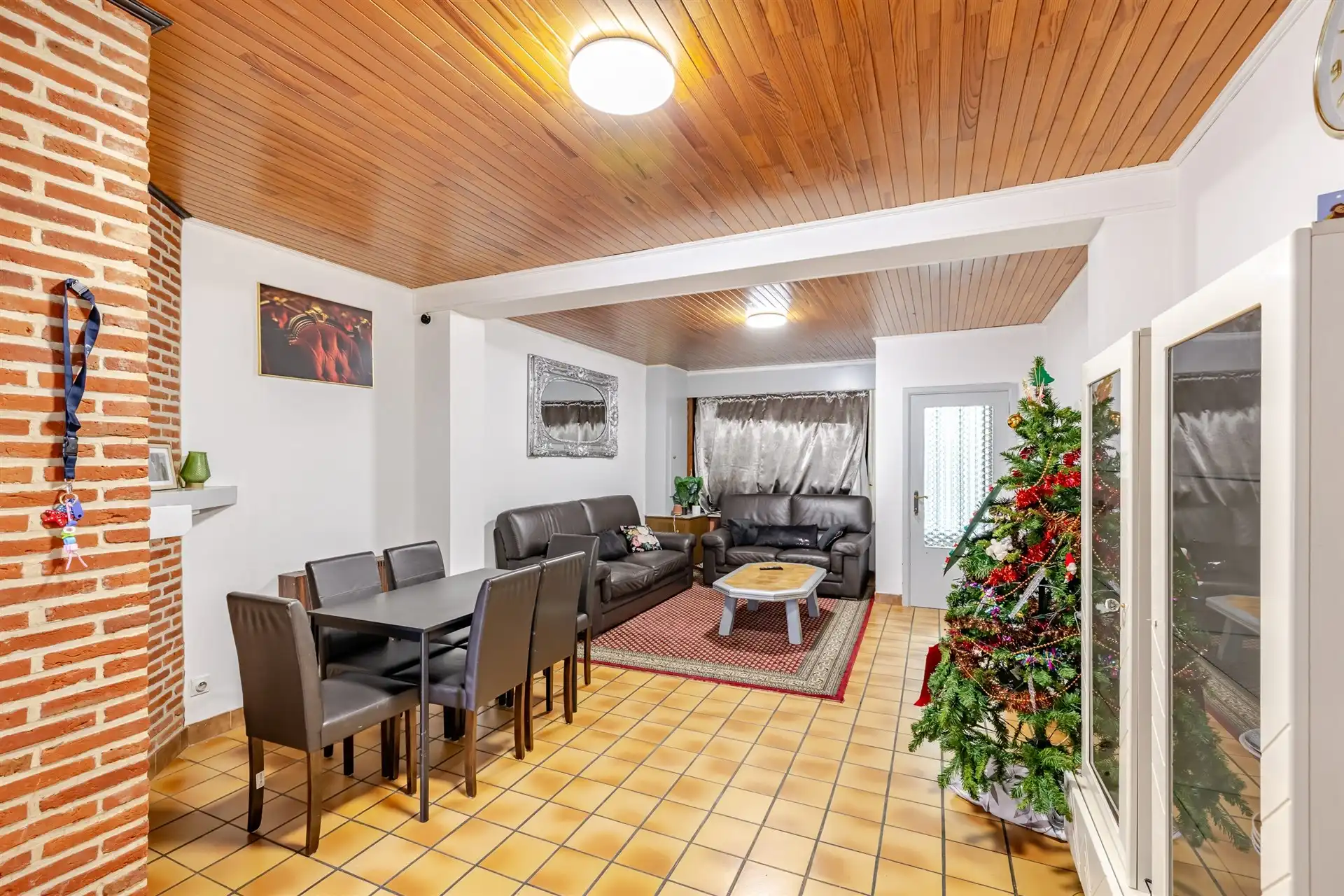 Rijwoning met 4 mogelijke slaapkamers tussen Varkensmarkt en OLV-ziekenhuis foto 2