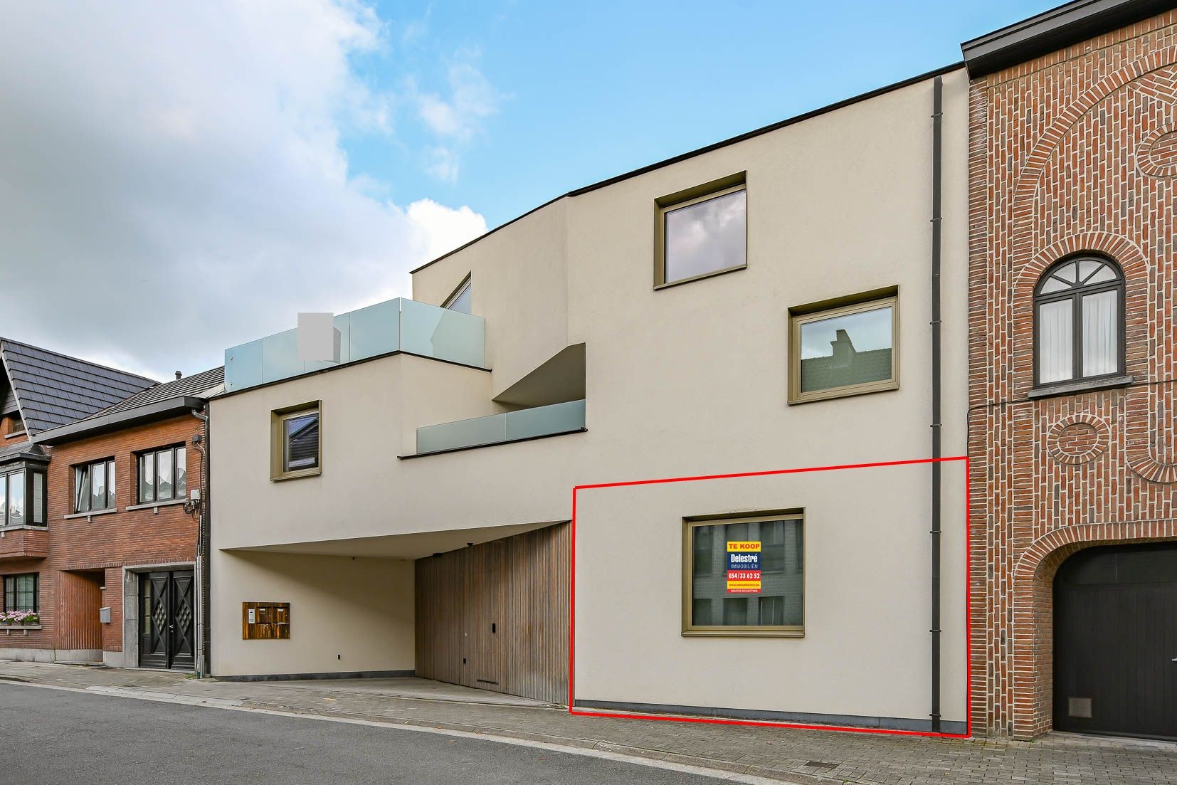 QUASI NIEUWBOUW INCL.CARPORT EN TERRAS foto 2