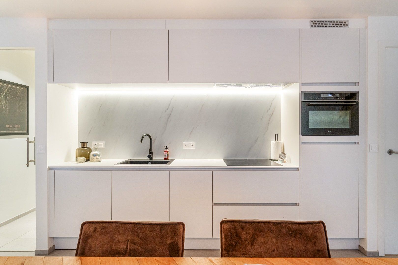 Nieuwbouw appartement, 92m² + terras, 2 slpk, garage en kelderberging in centrum Genk foto 8