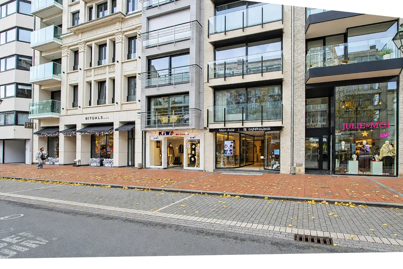 Moderne winkel met hoge plafonds te huur Lippenslaan 333 (vanaf 1/4/2027) foto 8