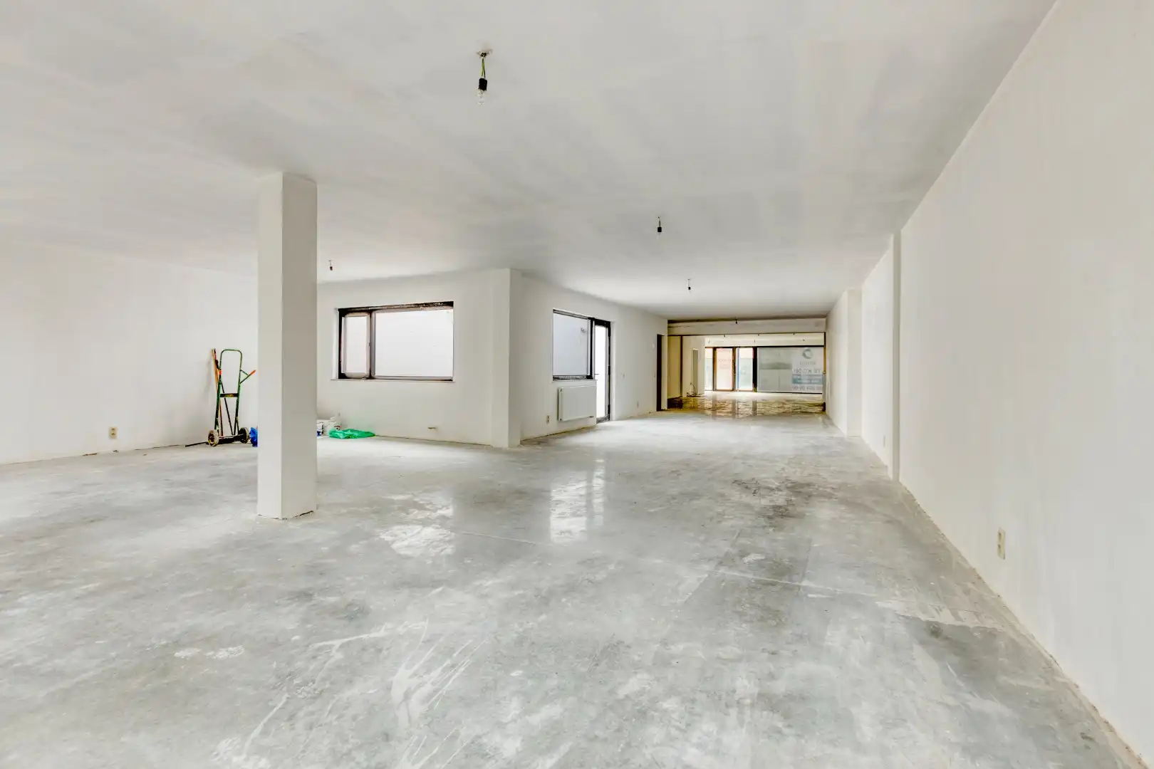 Ruime handelspand van 243 m² centraal gelegen in Mol centrum !  foto 14