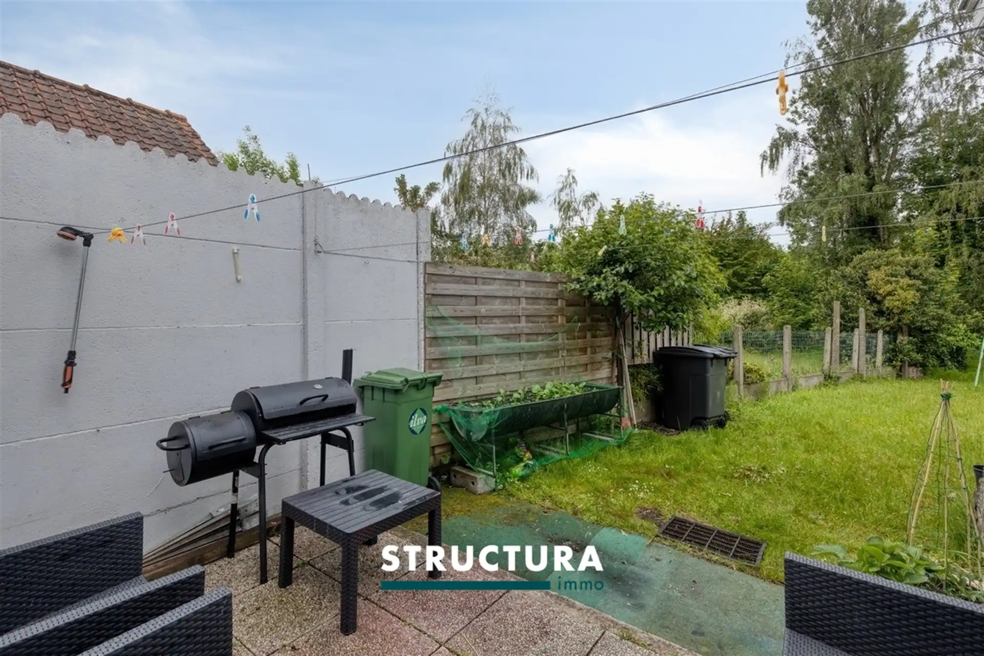 Ruime woning met tuin foto 19