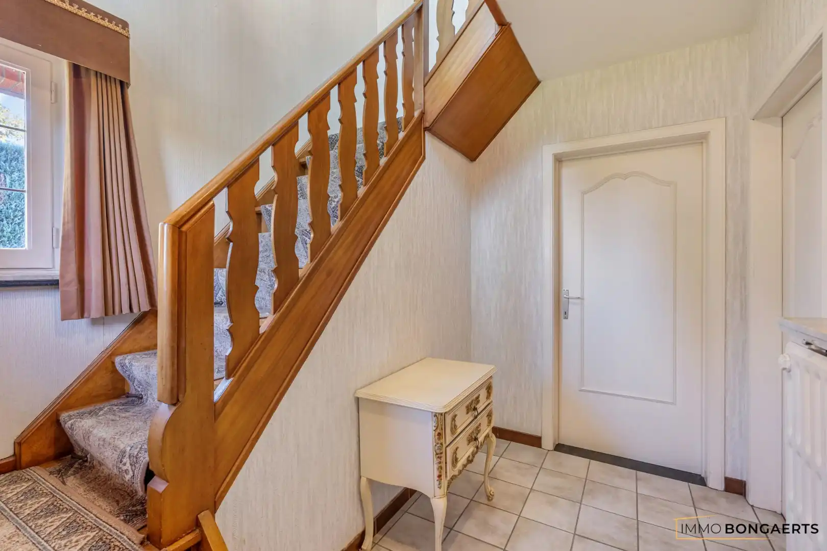 Vrijstaande woning met 3 slaapkamers foto 3