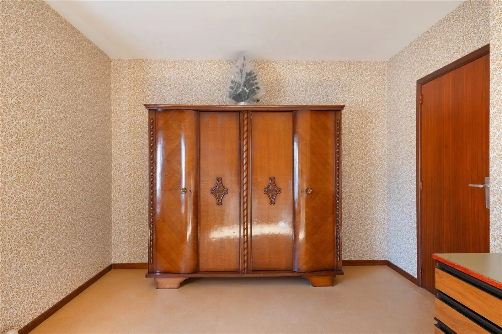 Op te frissen 4 gevelwoning met tuin op 10are92 met prachtig zicht over weilanden foto 18