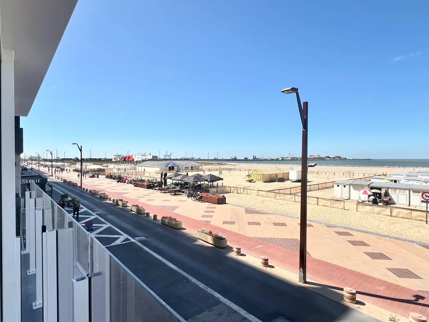 Gerenoveerde studio met slaaphoek op de Zeedijk foto 13