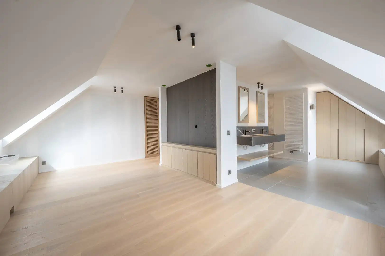 Uitzonderlijke hoekduplex (427m²) met frontaal zeezicht en meer dan 30 meter gevelbreedte  foto 23