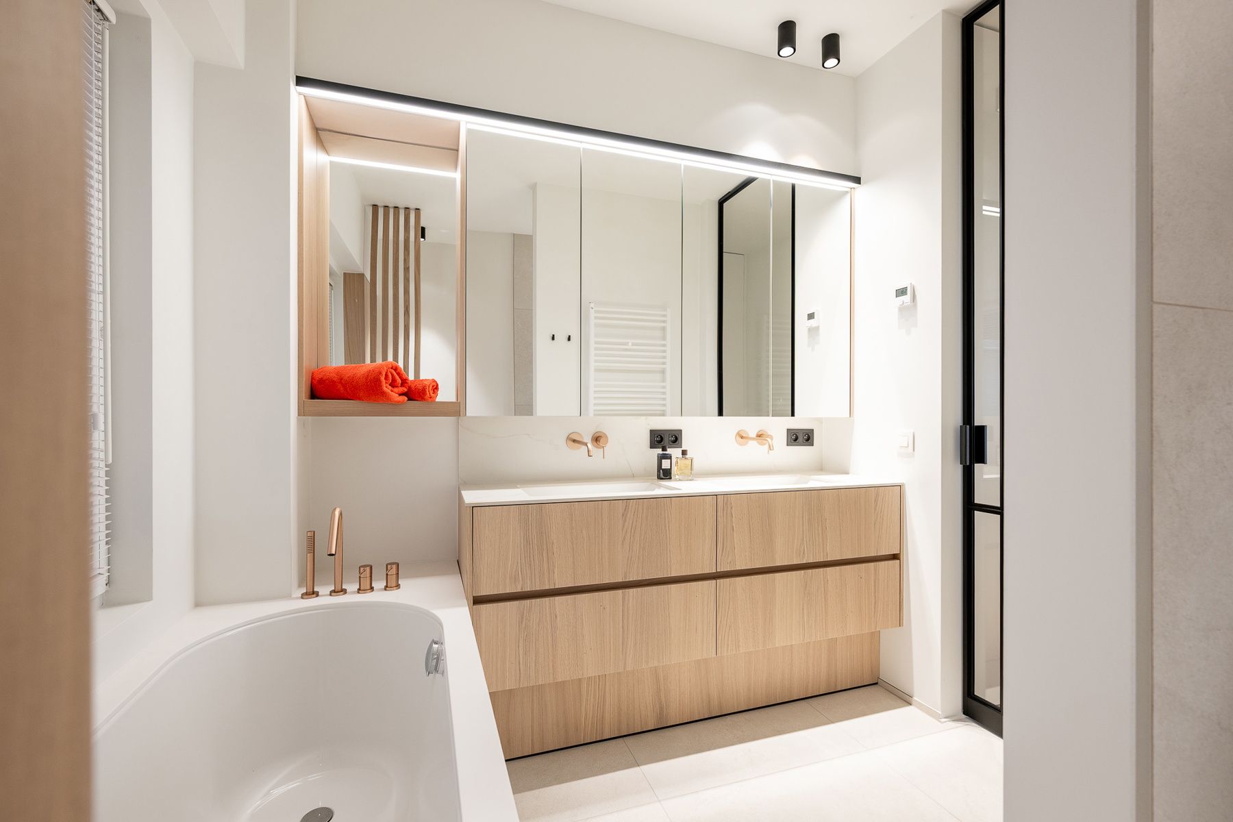 Luxueus gerenoveerd en lichtrijk appartement - Zoute foto 16