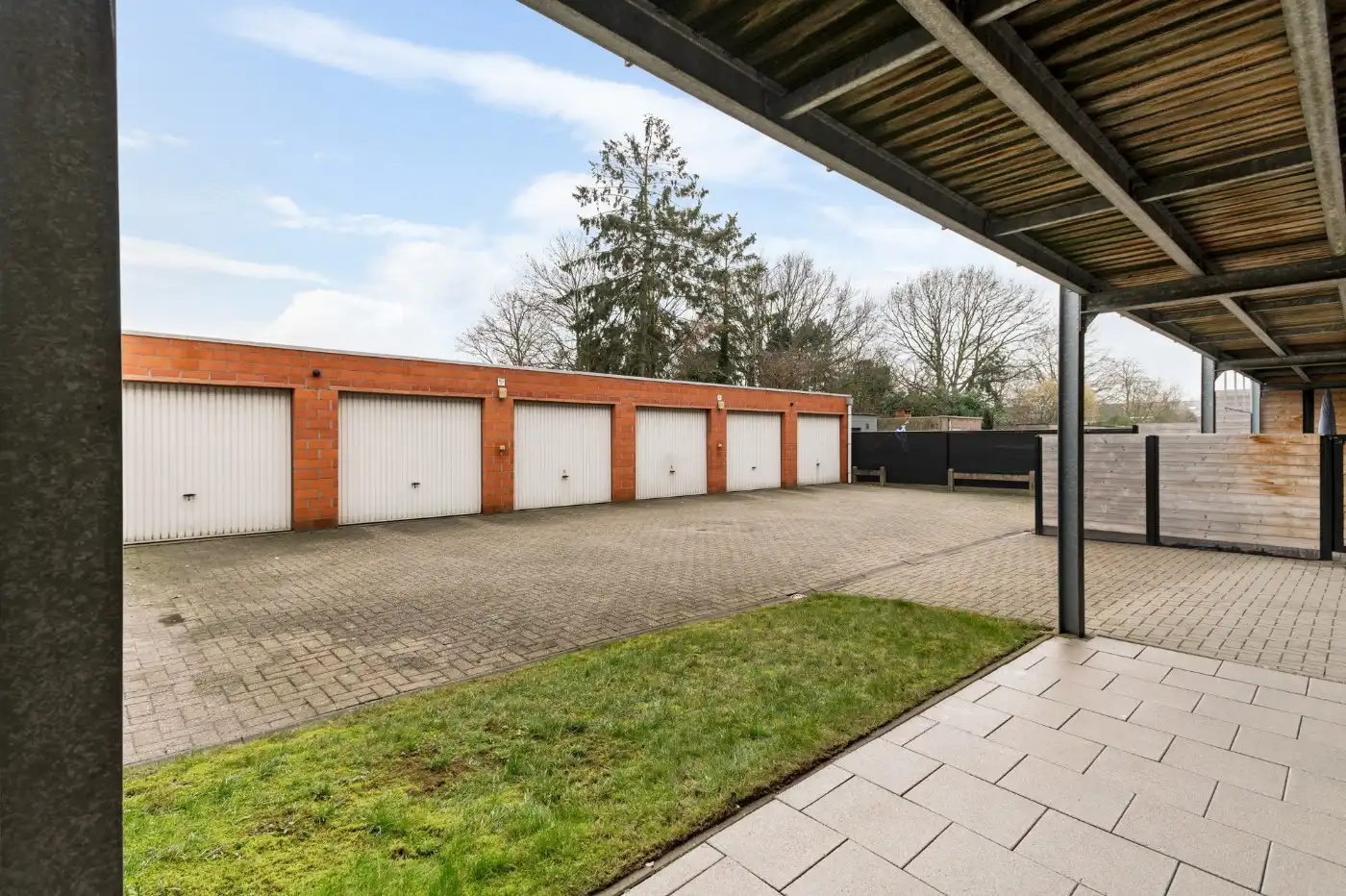 Tof, gelijkvloers, 2 slpk.-appt met privatief tuintje en ruime garagebox + staanplaats foto 23