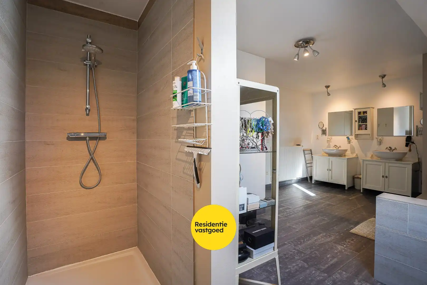 Ruime gezinswoning in doodlopende straat foto 19