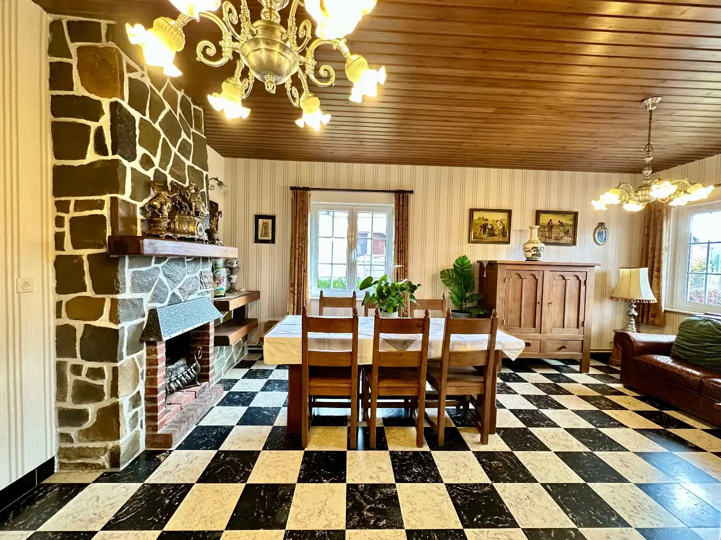 Ruime gezinswoning met prachtige tuin nabij centrum Tongeren foto 6