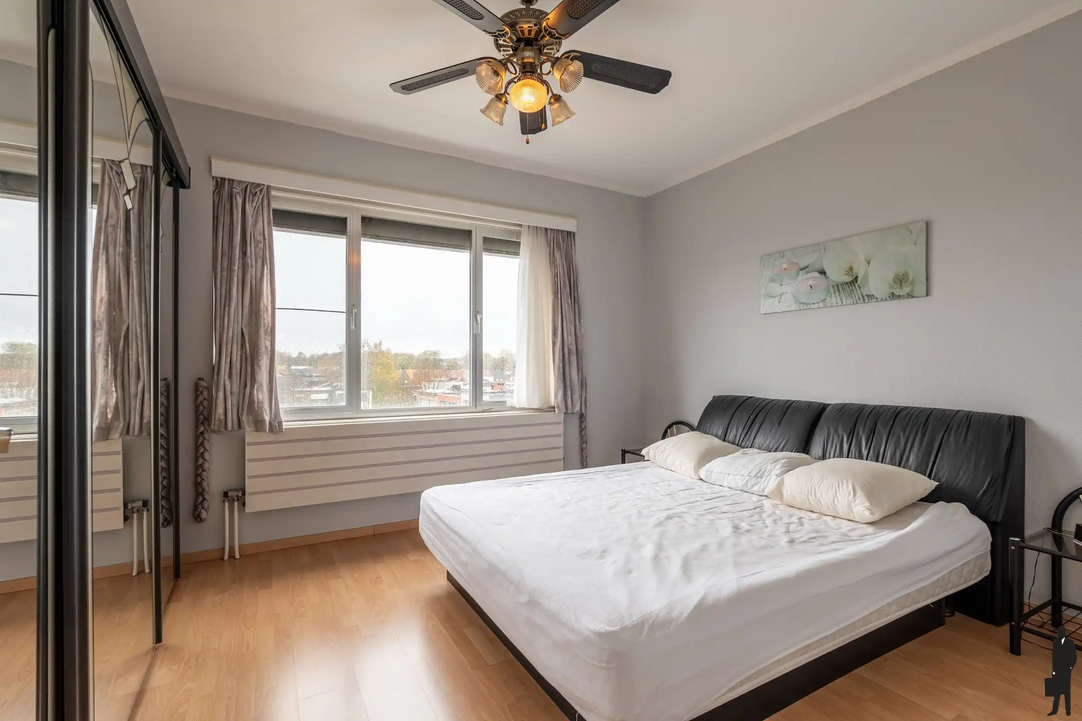 Ruim appartement bij het Wannikhovepark met autostaanplaats foto 17