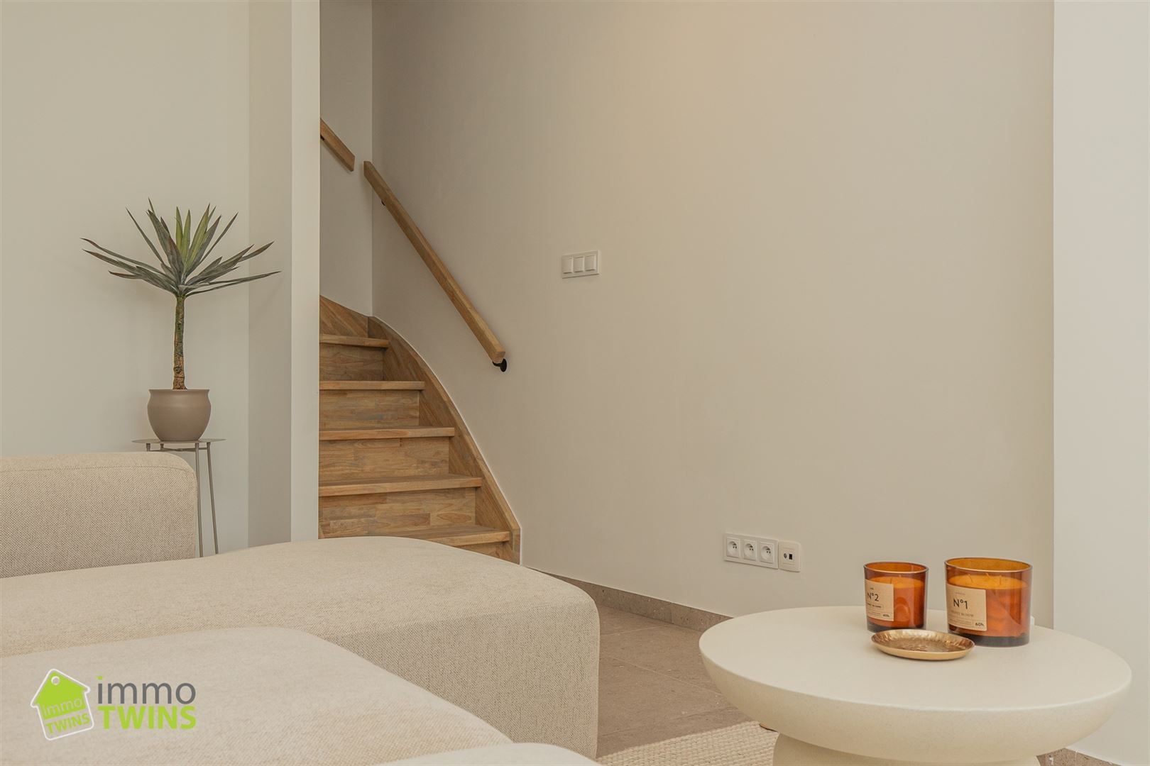 Totaal gerenoveerde, instapklare woning in hartje Beveren foto 28
