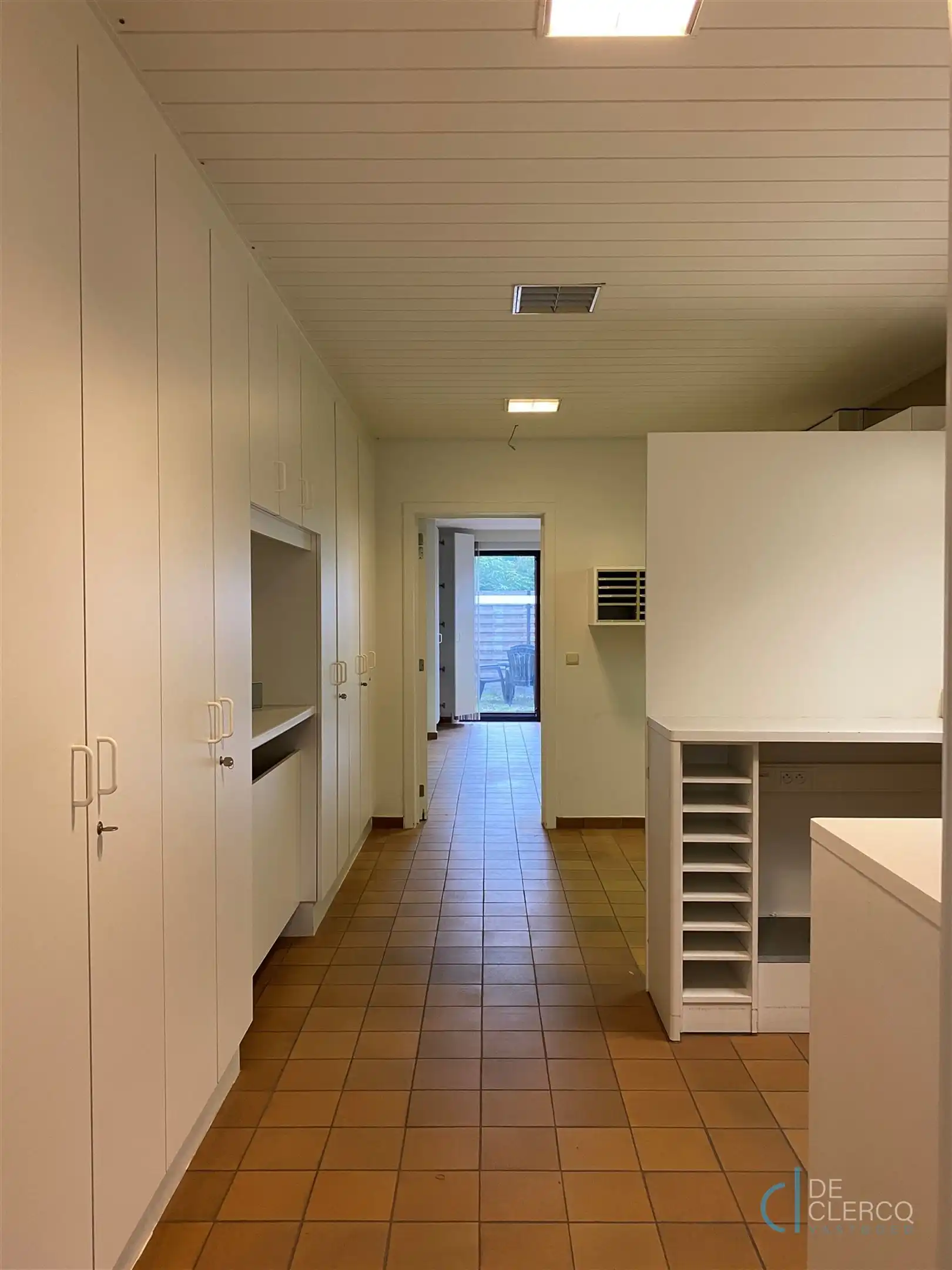 Ruim kantoor met parkeerplaats te huur centrum Lochristi!  foto 7