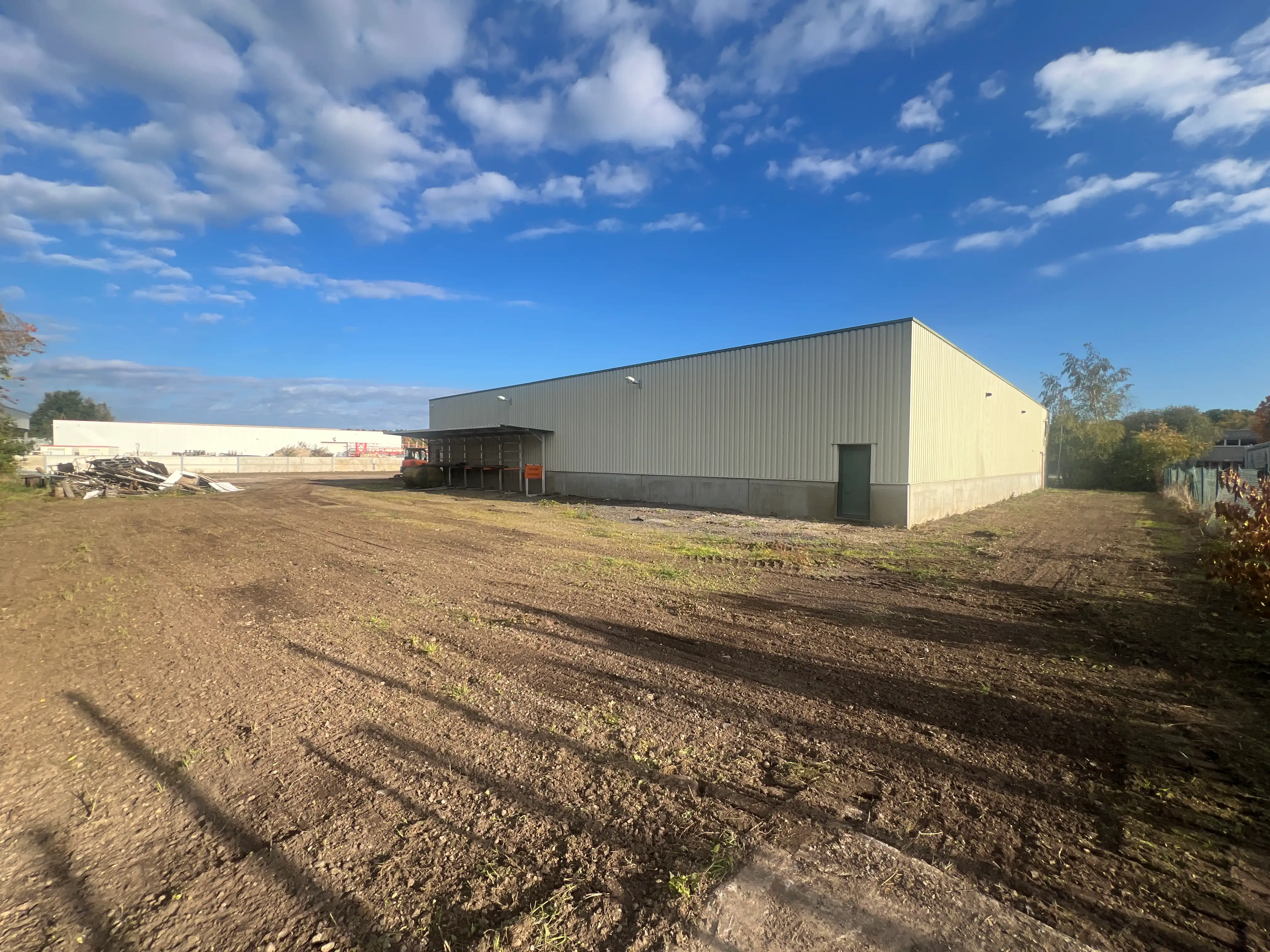 Bedrijfsgebouw te koop in Oudsbergen met buitenopslag foto 17