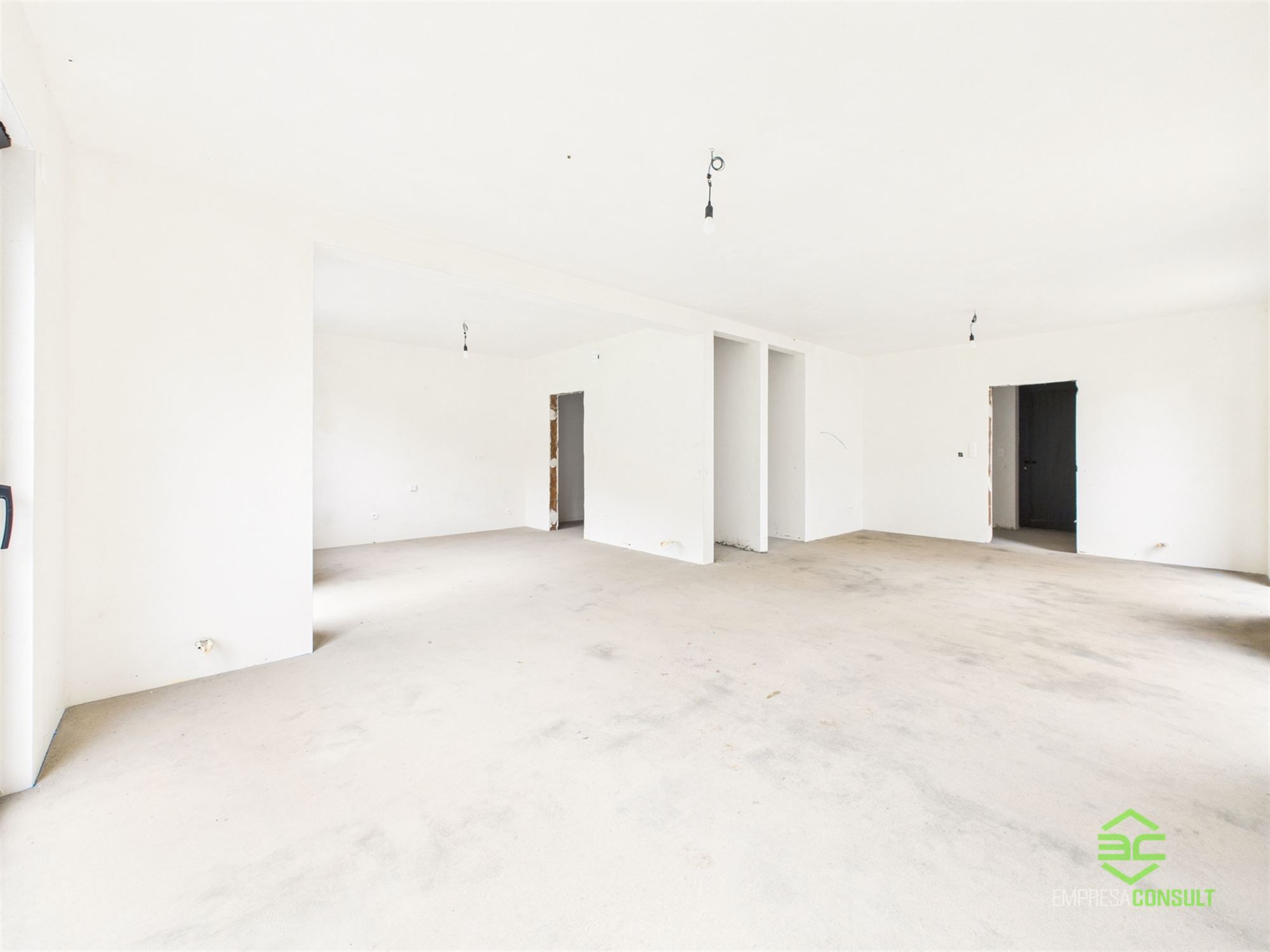 Afgewerkte nieuwbouw met 5 slpk en 2 badk onder registratie! foto 6