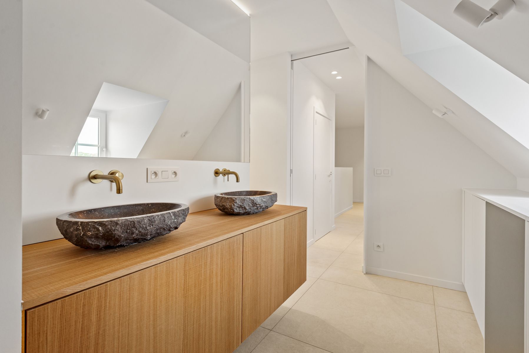 Exclusief duplex dakappartement met zicht op weiland. foto 24