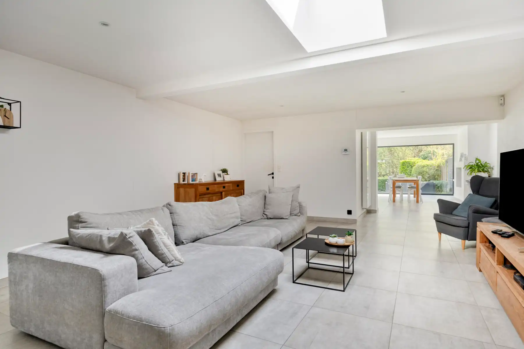 Instapklare, energiezuinige woning met commerciële mogelijkheden op topligging in Merchtem! foto 8