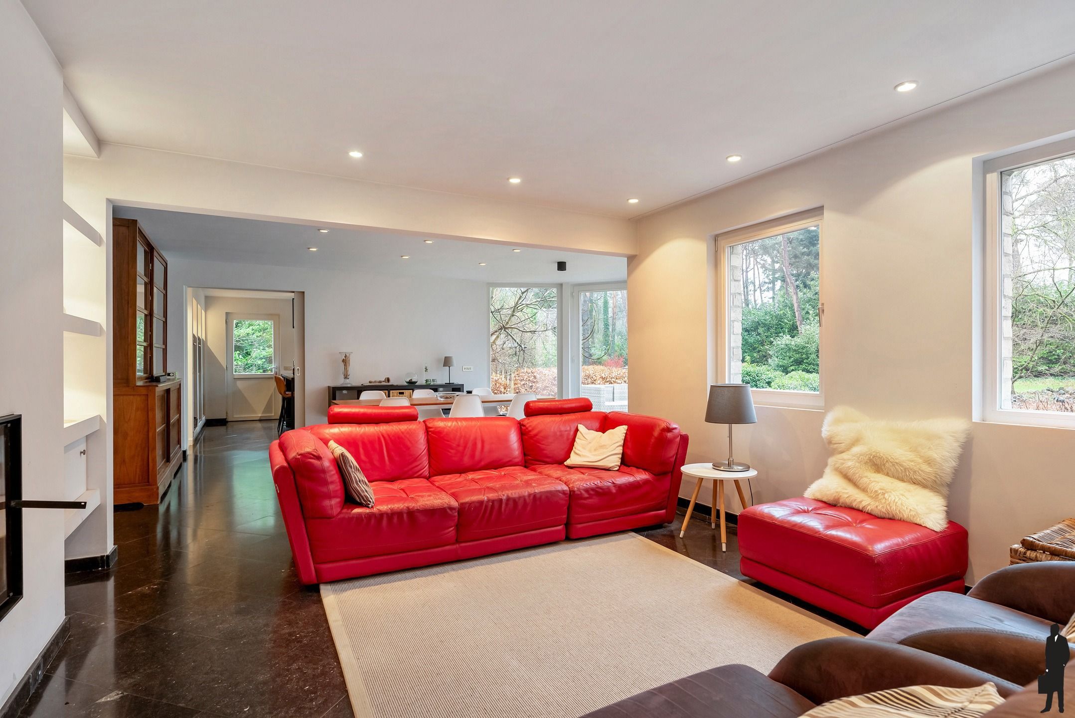 Woning met zwembad op zuidgericht perceel van ca. 2145 m² foto 8