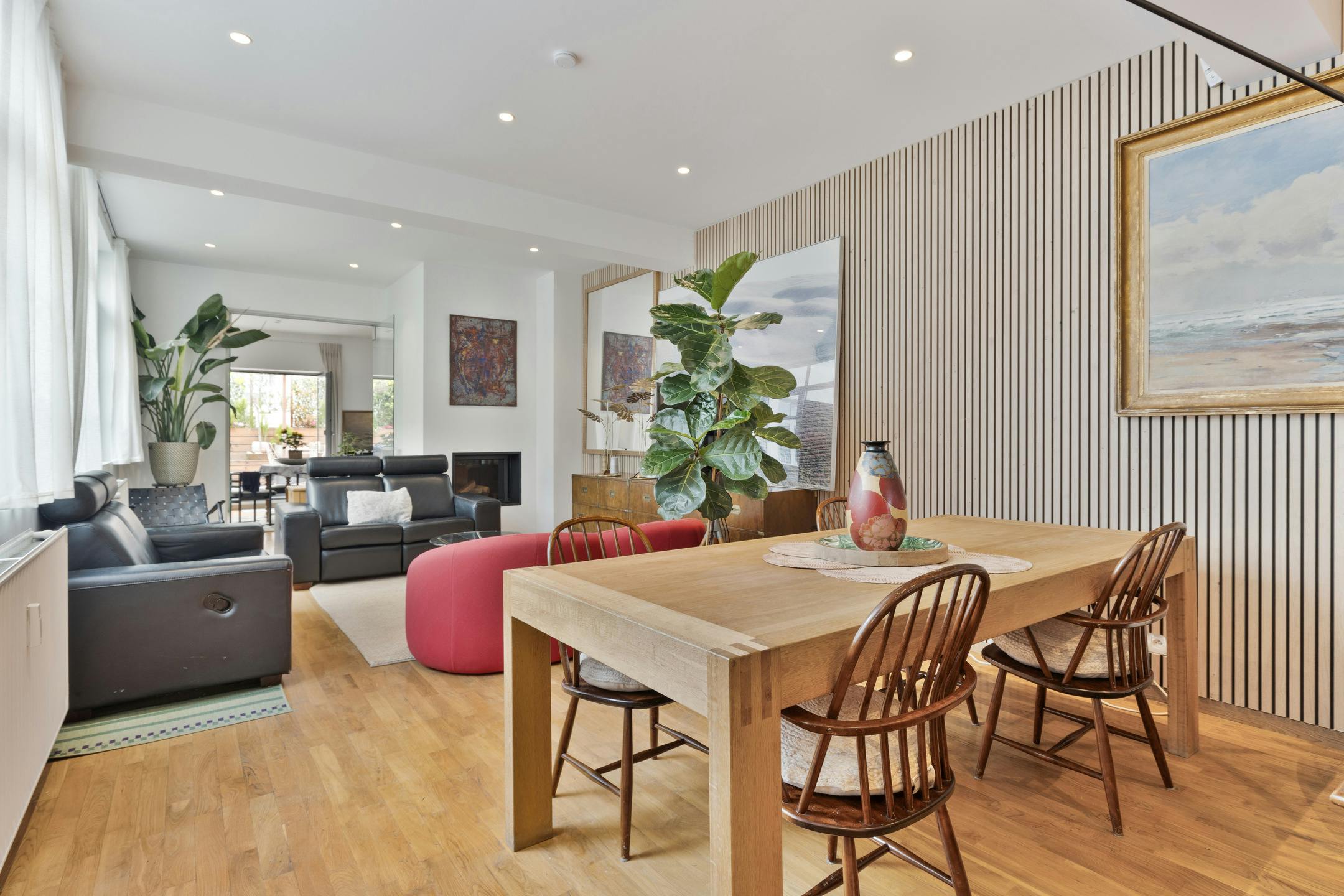 Ruim 2 slaapkamer appartement te koop in Koekelberg! foto 2