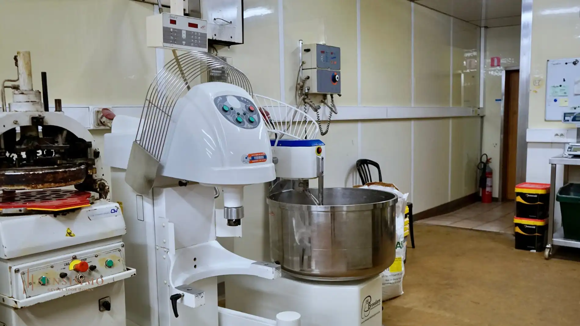 Te renoveren handelshuis/Bakkerij met inboedel nabij LABIOMISTA foto 8