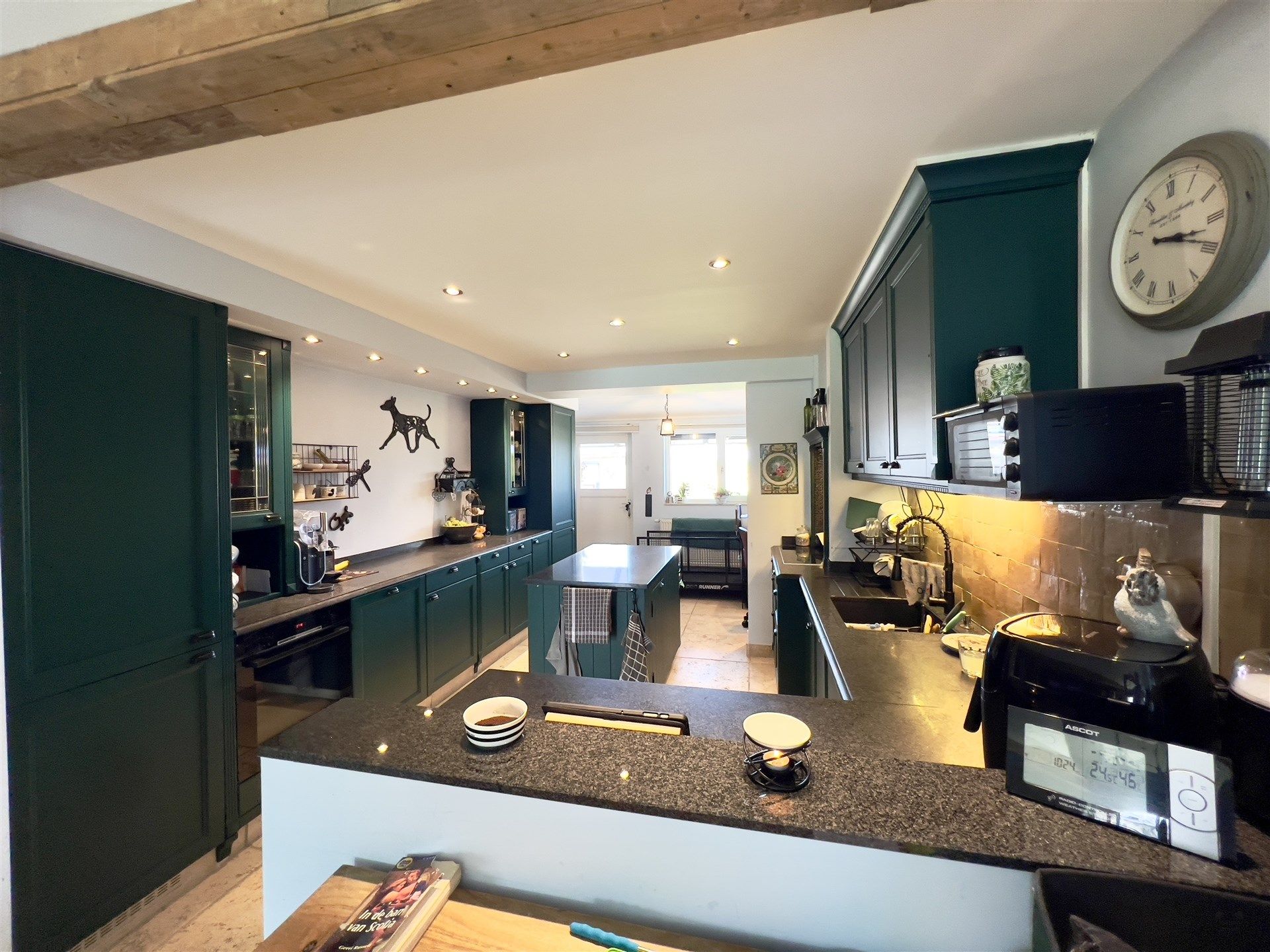 Ruime, Instapklare woning met zicht op velden in Bredene foto 11