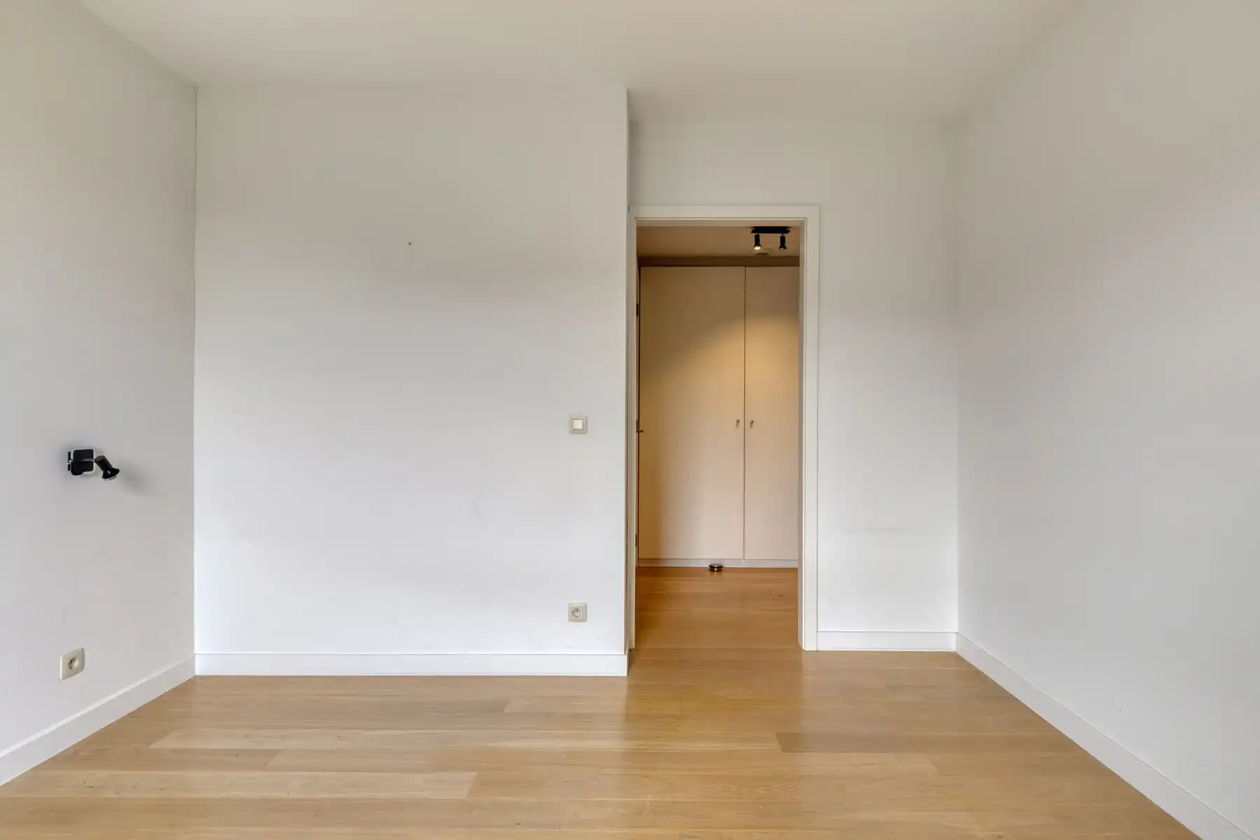 3 slaapkamer, 2 badkamer appartement met terras en parkings foto 12