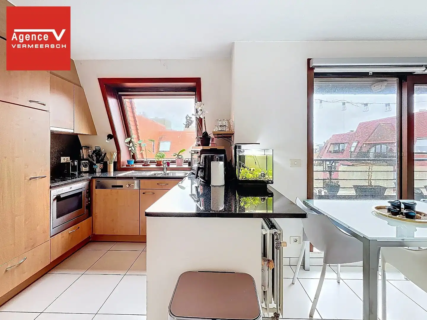 Ruime en residentieel gelegen studio (57m²) met zonneterras.  foto {{pictureIndex}}