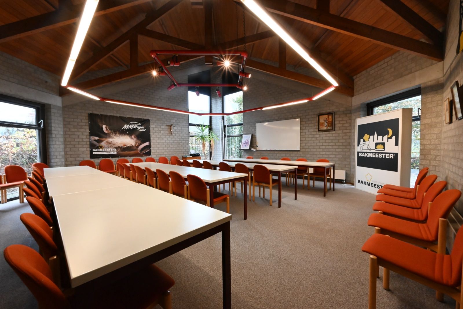 Praktijk-/ kantoorruimtes op een commerciële locatie! foto 14