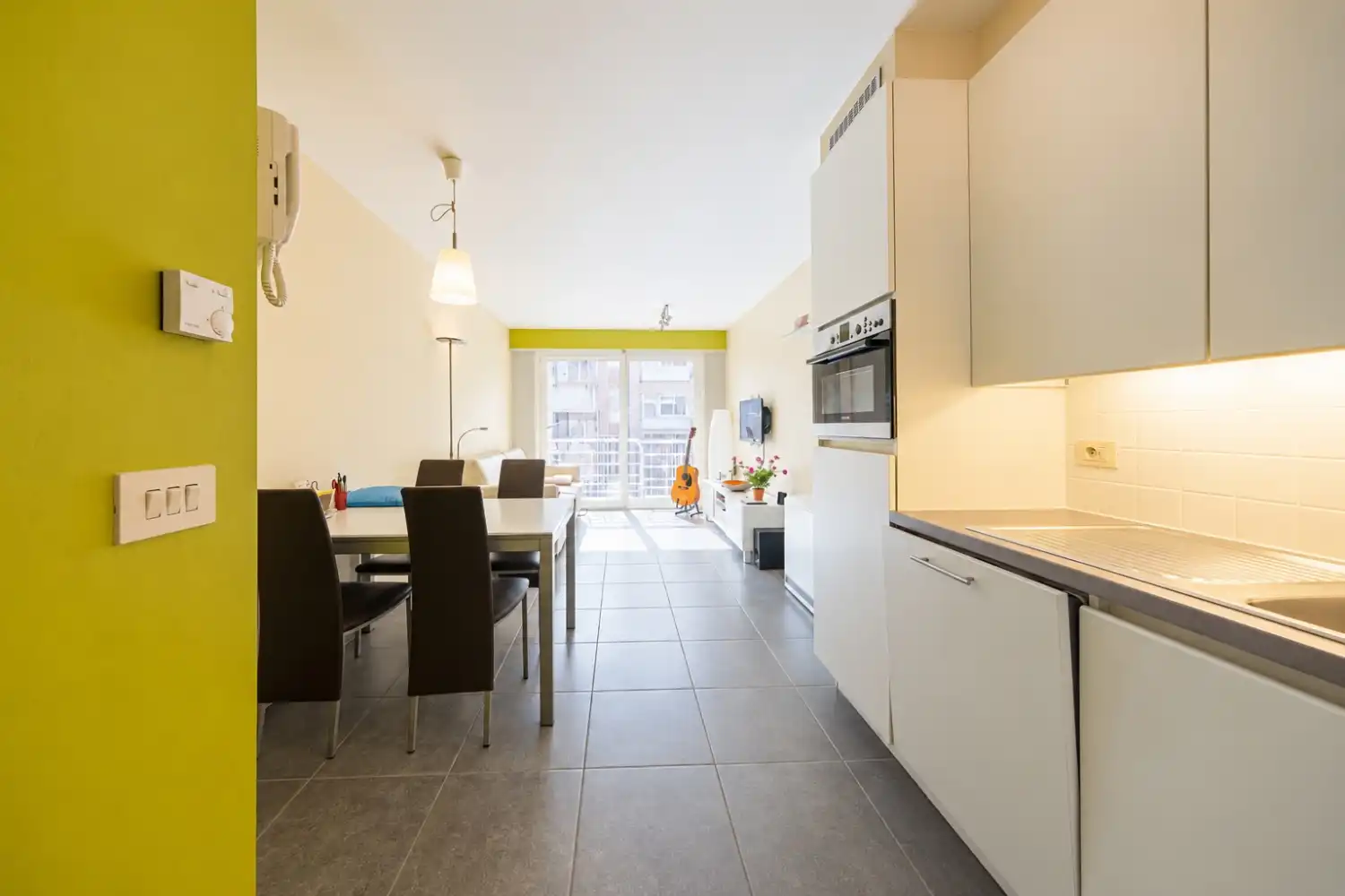 Modern 1 slaapkamer-appartement met zijdelings zeezicht foto 10