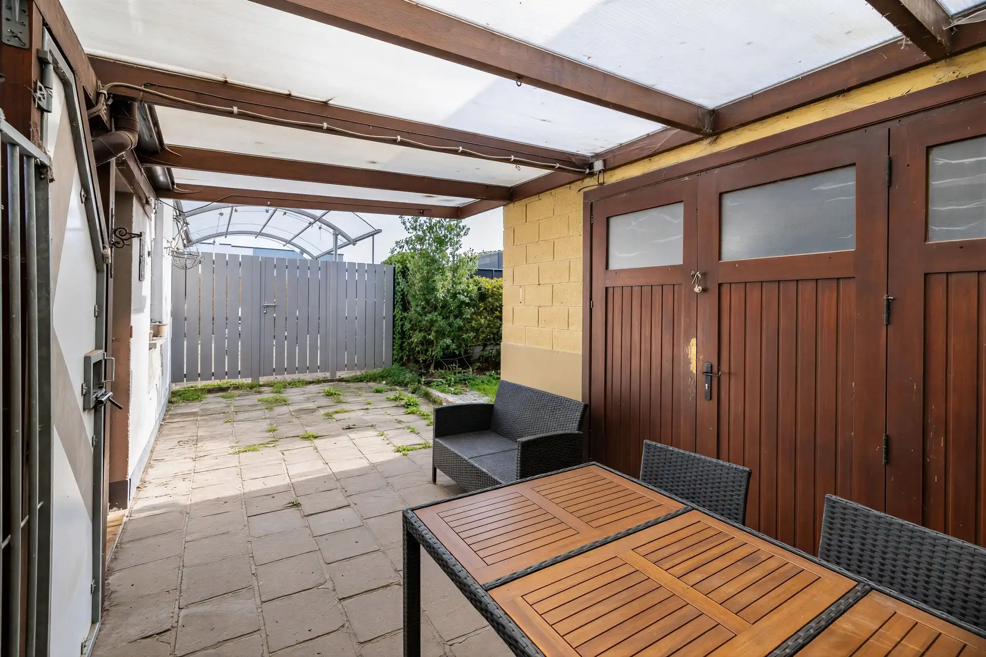Ruime halfopen bebouwing met mooie tuin, garage en tal van mogelijkheden foto 19
