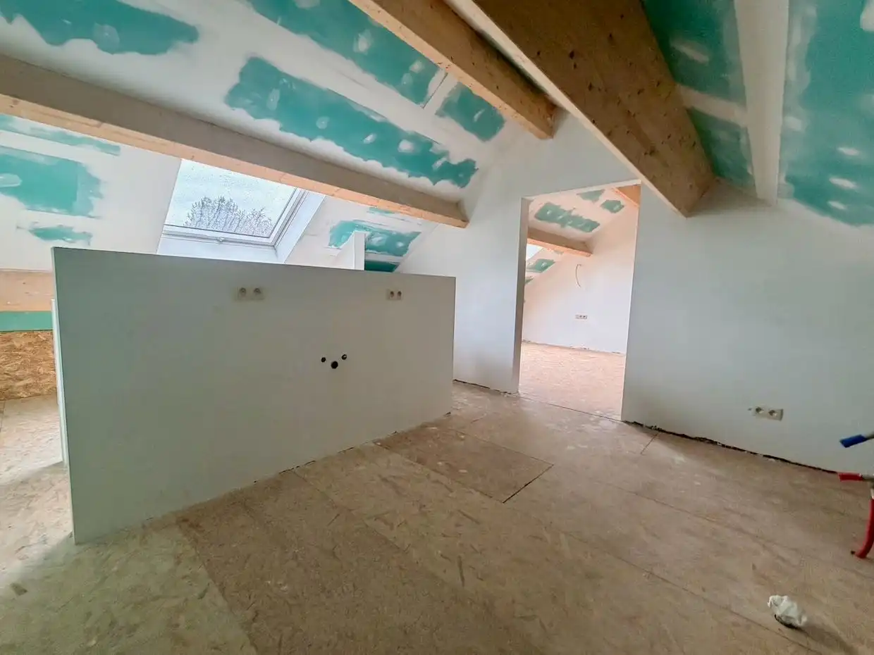 Ruime halfopen woning met sterke basis op perceel van 11a65ca foto 13