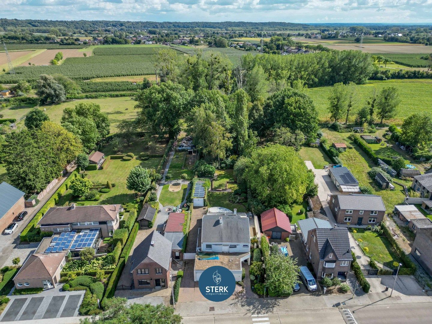 VERRASSEND RUIME GEZINSWONING MET EEN PRACHTIGE TUIN TE BOORSEM !  foto 4