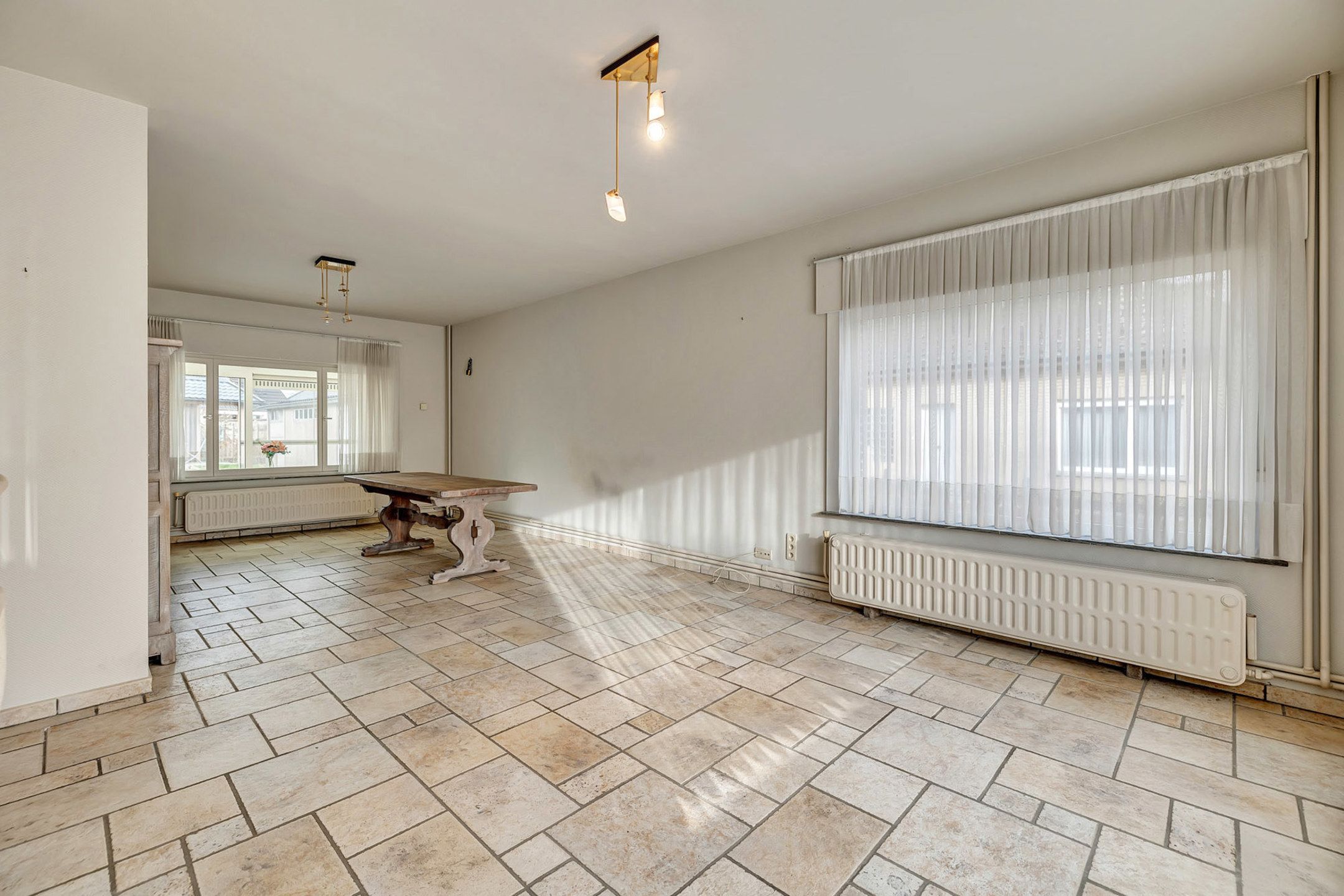 Halfopen bebouwing met garage te koop in Meerbeke! foto 6