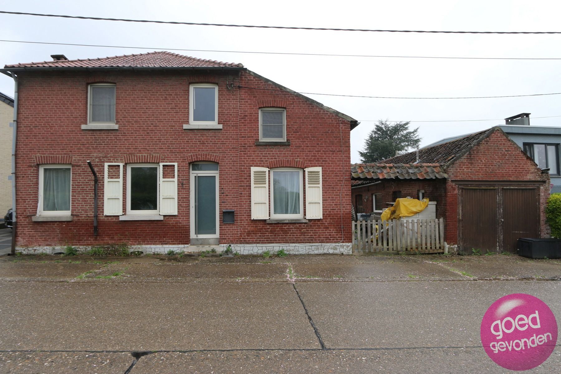 TE RENOVEREN WONING met STALHUIS - HOB - TUIN - TERRAS  foto 4