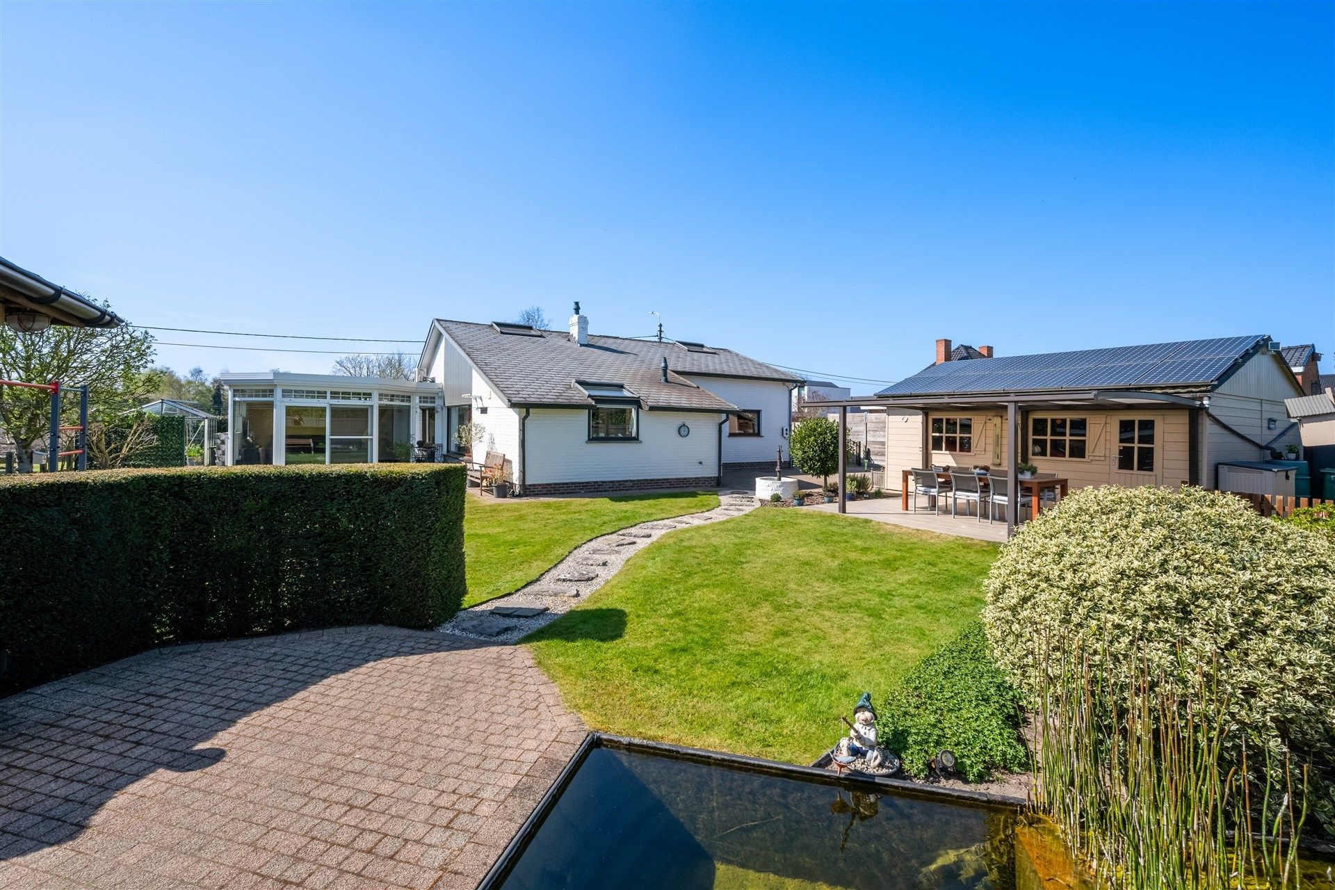 Topper! Supertoffe instapklare woning met grote tuin! foto 2
