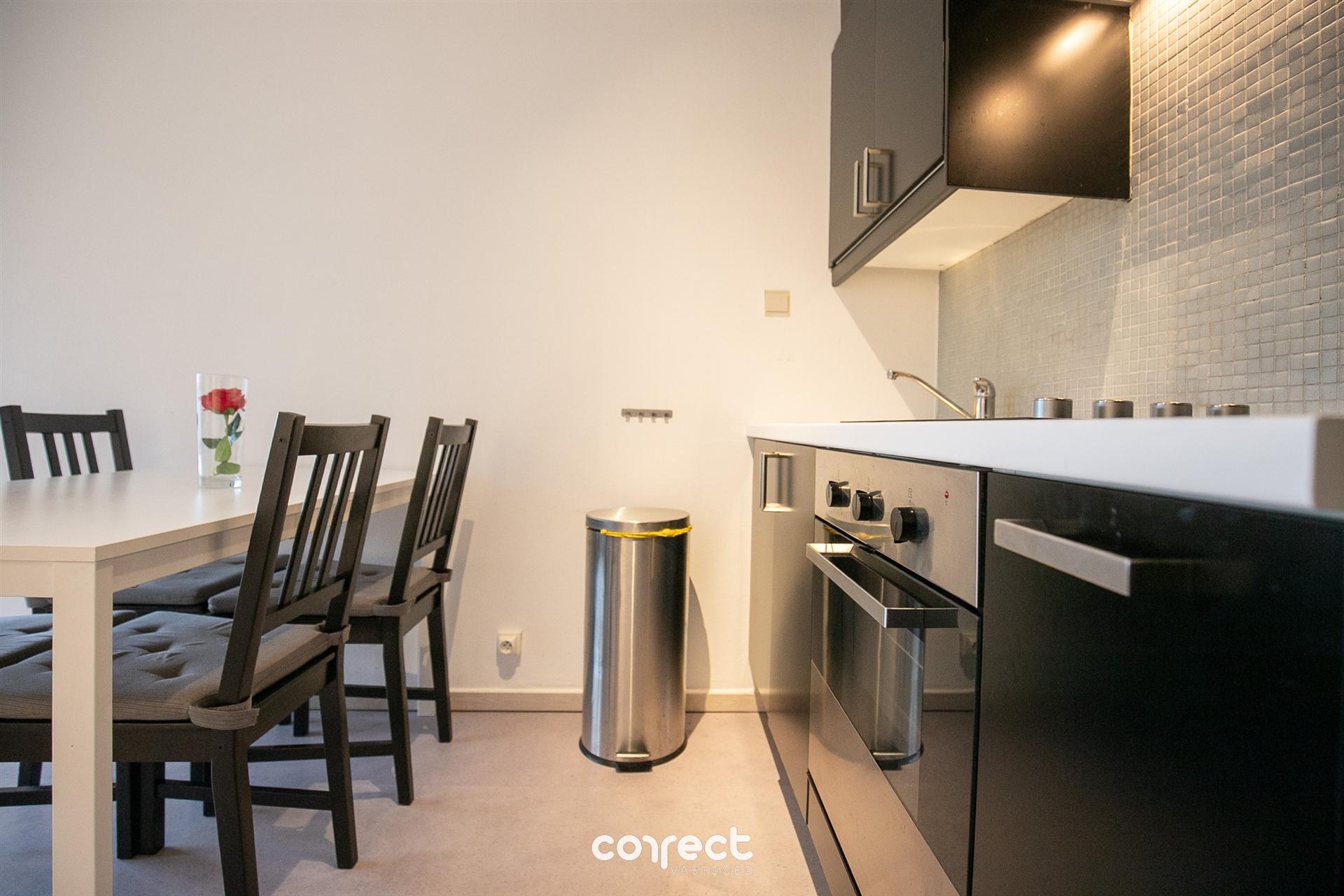 Goed onderhouden 2 slaapkamer appartement.  foto 3