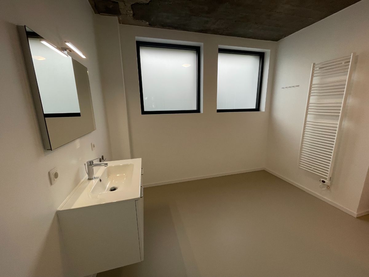 EXCLUSIEF  2-SLAAPKAMER LOFT-APPARTEMENT + overdekt TERRAS &  ruime gelijkvloerse privative inpandige GARAGE (inclusief fietsberging & openlucht AUTOSTANDPLAATS foto 18